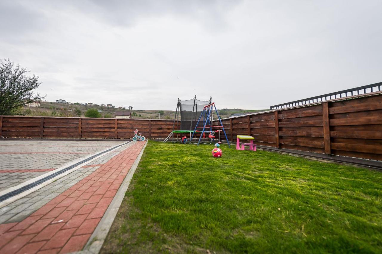 Pensiunea Giulia Home Dezmir Екстер'єр фото