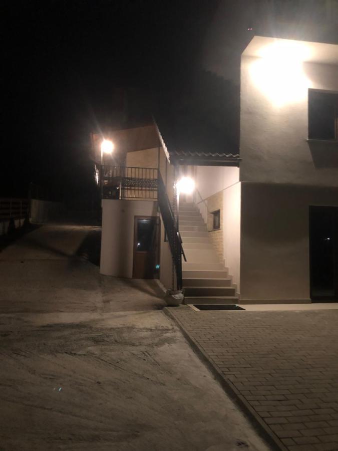 Pensiunea Giulia Home Dezmir Екстер'єр фото