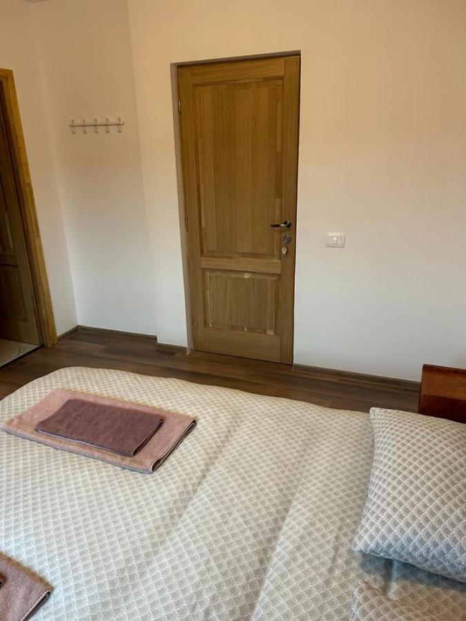 Pensiunea Giulia Home Dezmir Екстер'єр фото